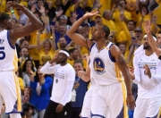 米兰体育网页版-NBA联赛季后赛引发球迷狂欢